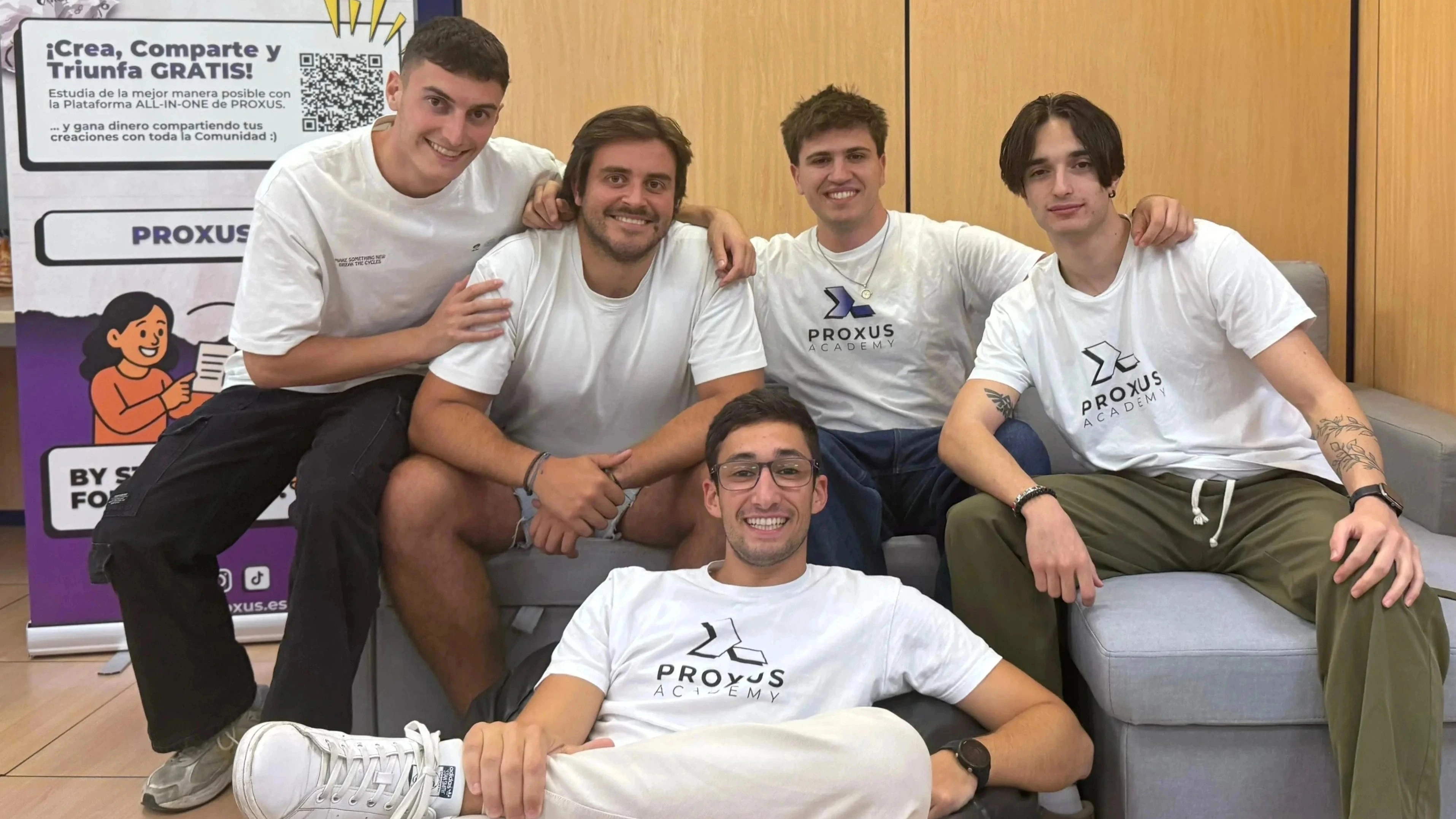 Proxus, la plataforma de cinco estudiantes que nació "entre cañas" y quiere revolucionar con IA la manera de estudiar en España